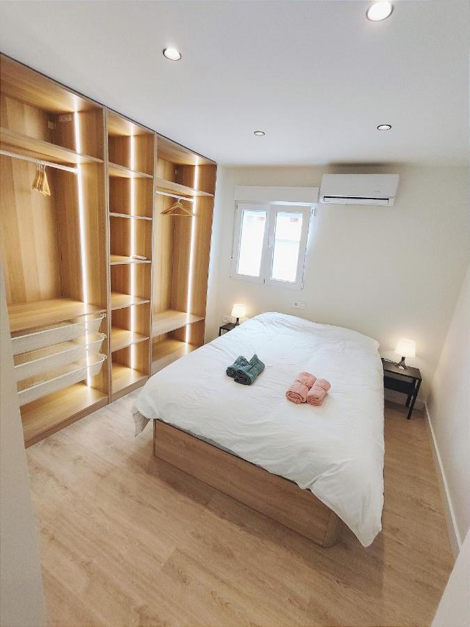 Aljarafe Central Square - By Pro Apartments サン・ホアン・デ・アスナルファラチェ エクステリア 写真