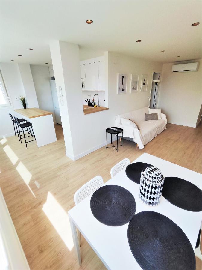 Aljarafe Central Square - By Pro Apartments サン・ホアン・デ・アスナルファラチェ エクステリア 写真